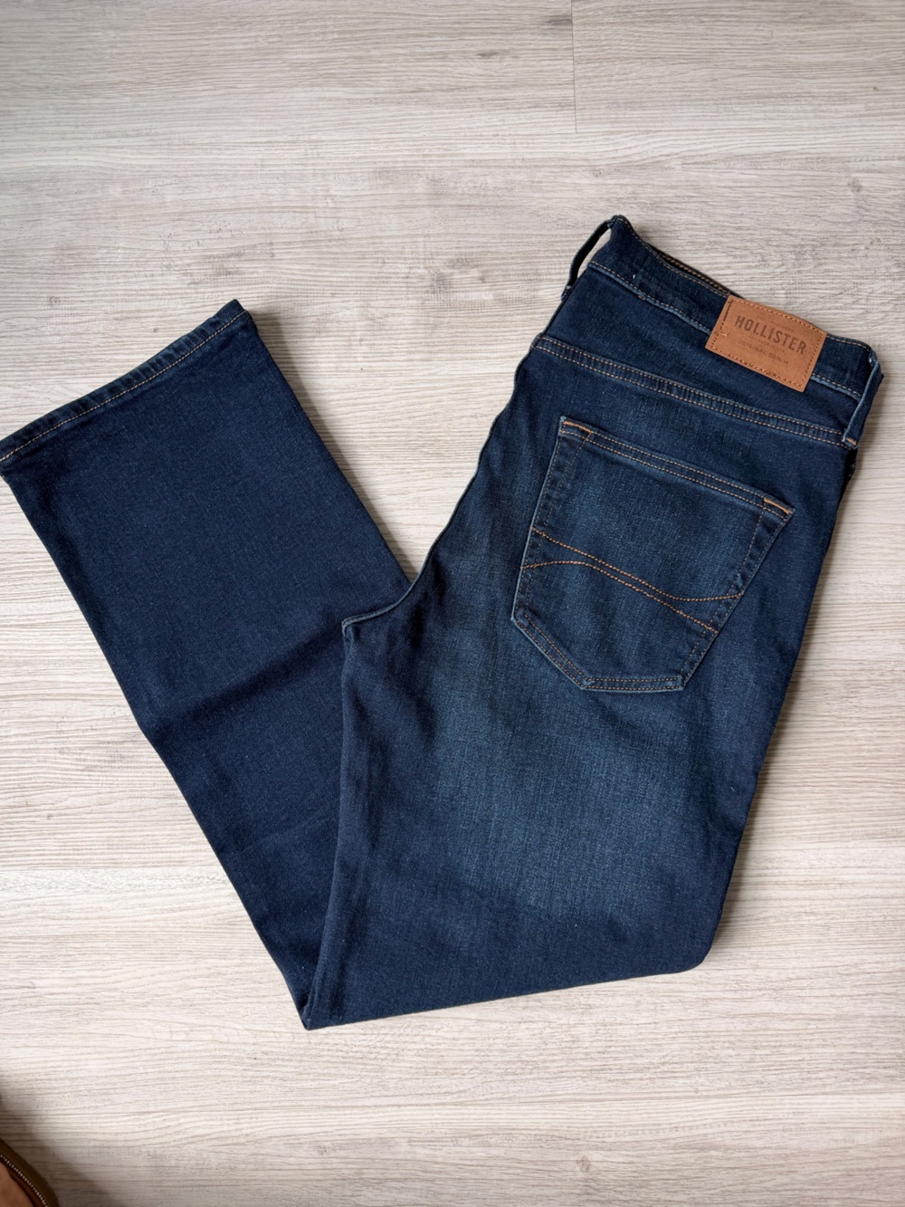 Hollister Men's Dark Indigo Straight Jeans